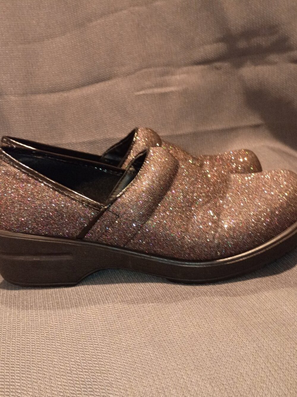 Women's Size 6 Ingaro Glitter Clogs